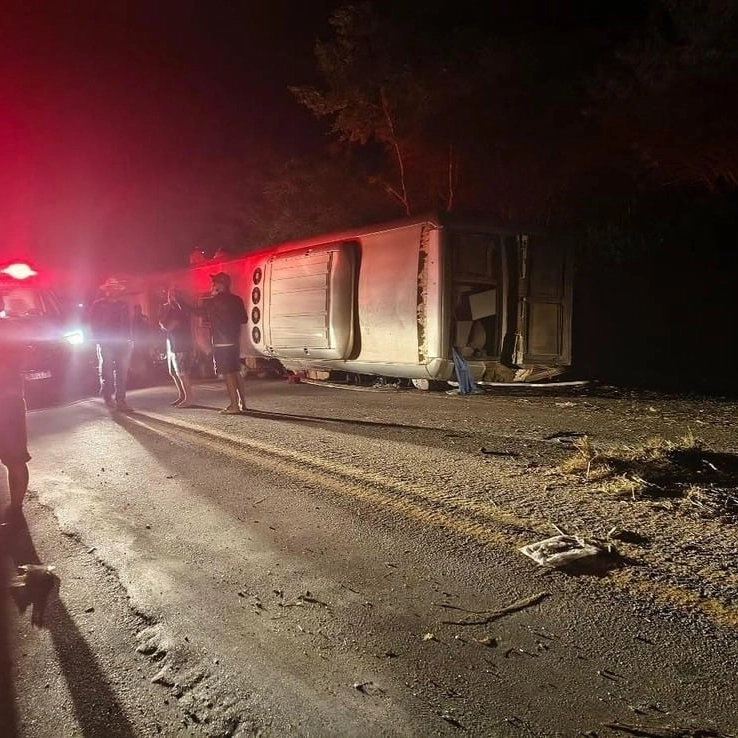 Dezessete mortos: vítimas de tragédia com ônibus que tinha baianos começam a ser identificadas