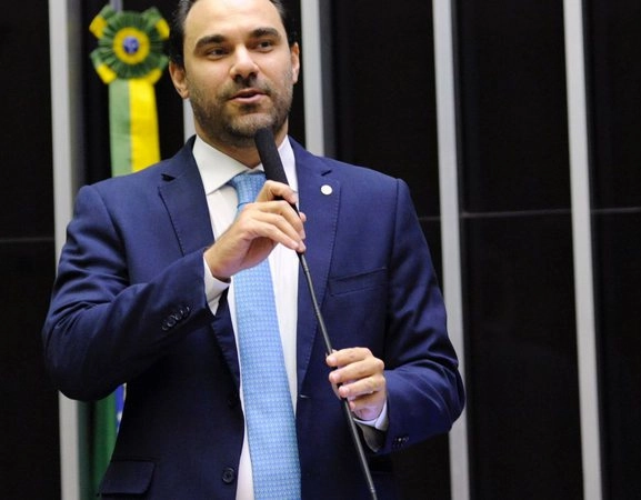 Adolfo Viana crava apoio da bancada do PSDB na Câmara à recondução de Eduardo Leite na presidência