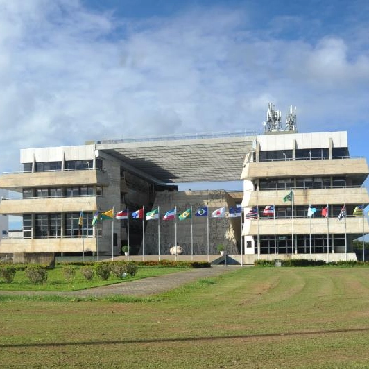 ALBA aprova mudança na idade limite para ingressar nos Tribunais de Contas