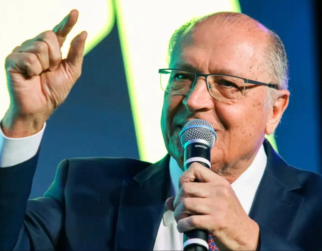 Plano de contingência ao tarifaço deve sair até terça, diz Alckmin