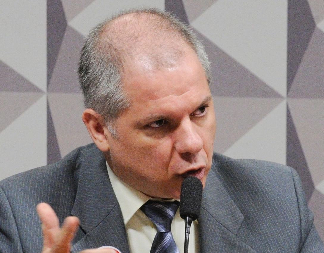 Ex-presidente do INSS é preso em nova operação contra esquema bilionário