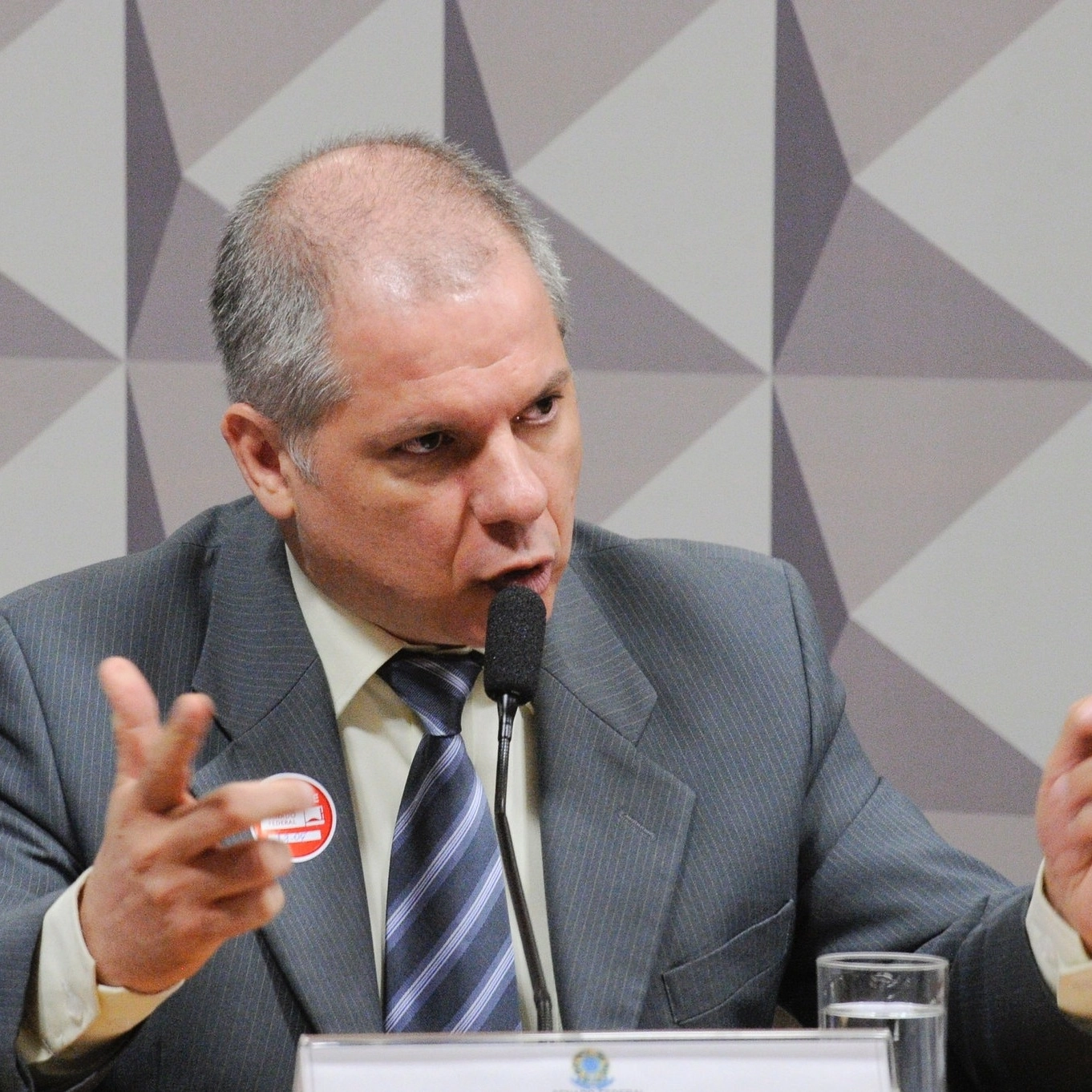 Ex-presidente do INSS é preso em nova operação contra esquema bilionário