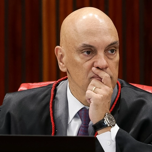 Assista: advogado de Augusto Heleno pede horário mais tarde para depoimento de cliente e Moraes ironiza