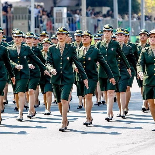 Alistamento feminino vai ser permitido pela primeira vez nas Forças Armadas