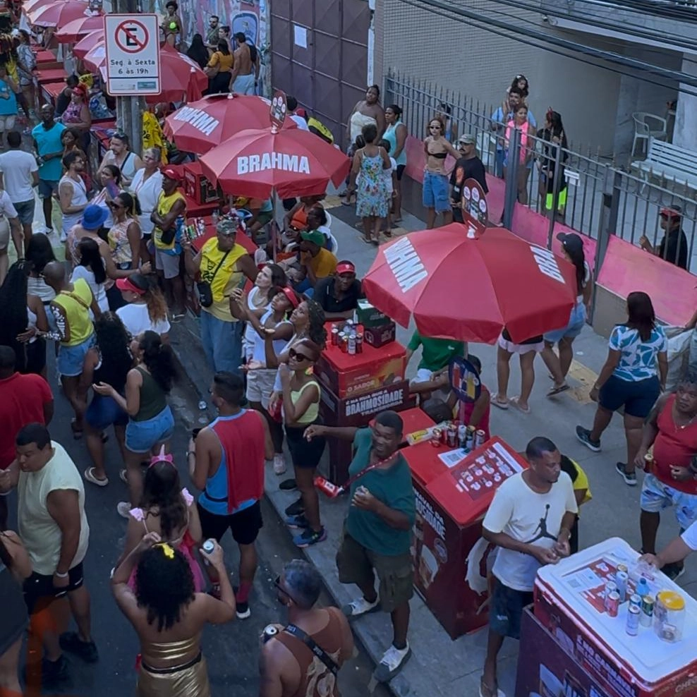 Ambev e Prefeitura de Salvador são responsabilizadas por trabalho escravo de ambulantes no Carnaval