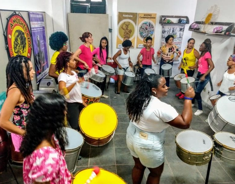 Instituto A Mulherada lança oficinas de percussão gratuitas no Centro Histórico