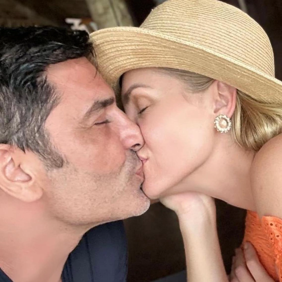 Ana Hickmann assume namoro com Edu Guedes