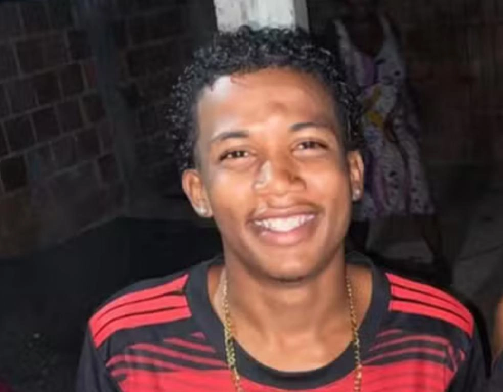 Jovem que estava em brinquedo que desabou em Cajazeiras teve braço amputado, diz prima