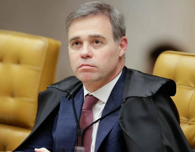 André Mendonça manda prender investigados por fraudes no INSS na Operação Sem Desconto