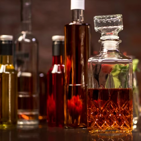 Cidade baiana proíbe venda de destilados após casos de intoxicação por metanol