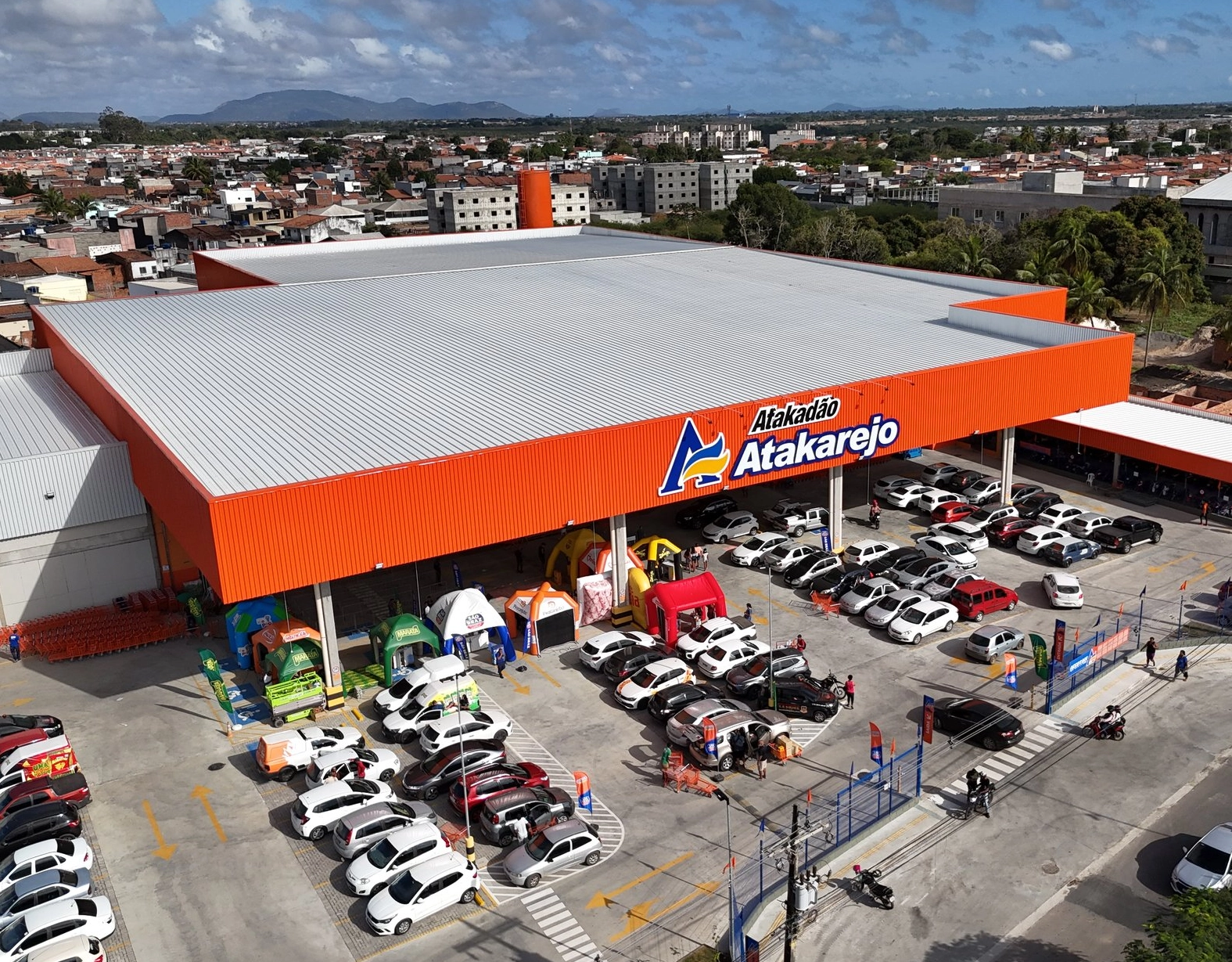 Atakarejo inaugura mais uma loja e anuncia onde será a 50ª unidade