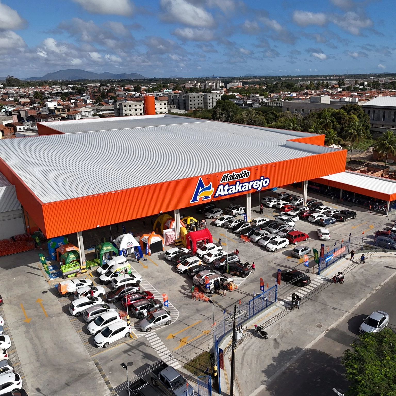 Atakarejo inaugura mais uma loja e anuncia onde será a 50ª unidade