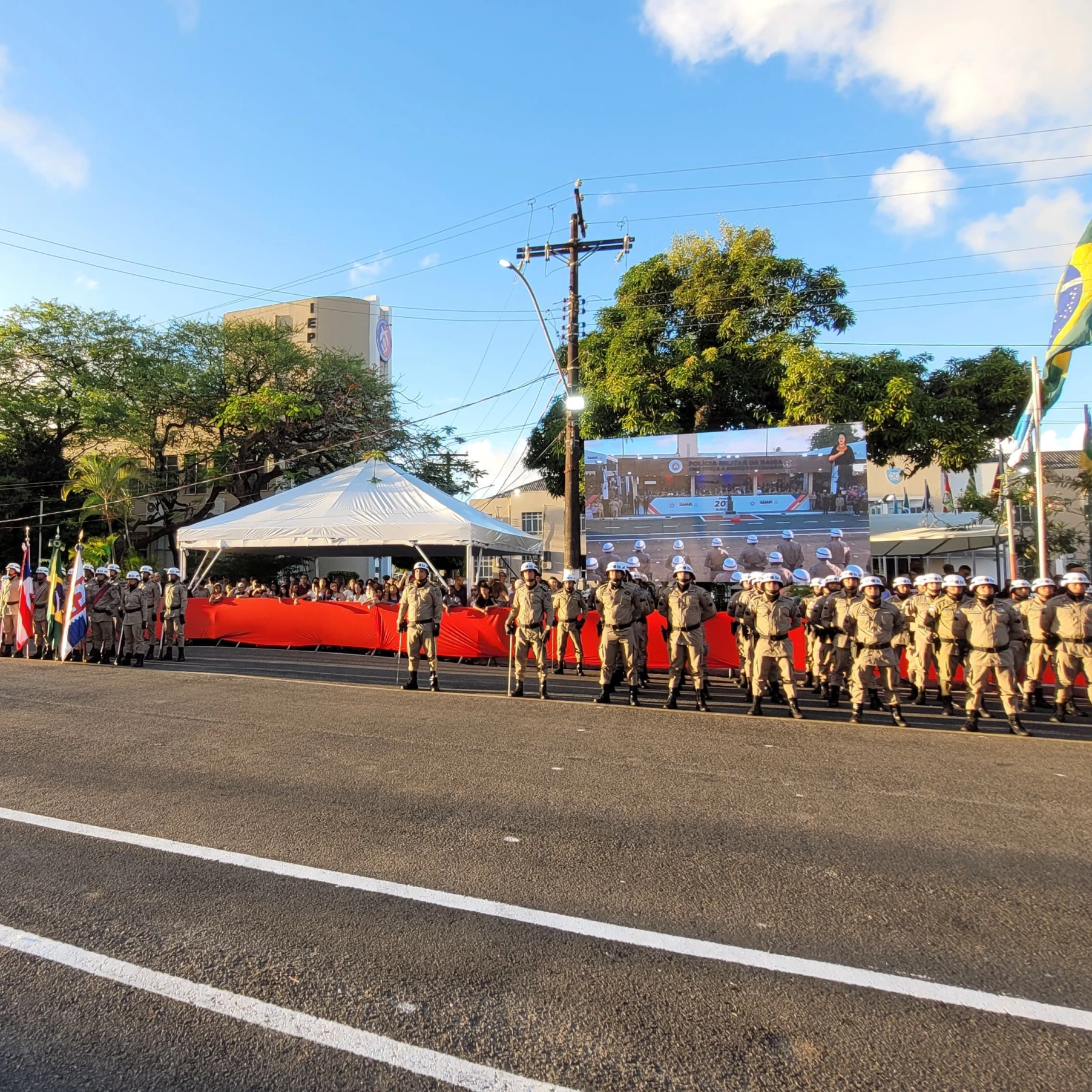 Bicentenário da PM é comemorado com desfile na Vila Militar do Bonfim