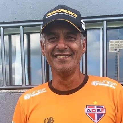 Técnico de futebol, Barbosinha morre aos 59 anos