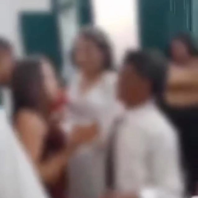 Barraco em Oliveira dos Brejinhos: Filha do noivo tenta barrar casamento do pai com a amante