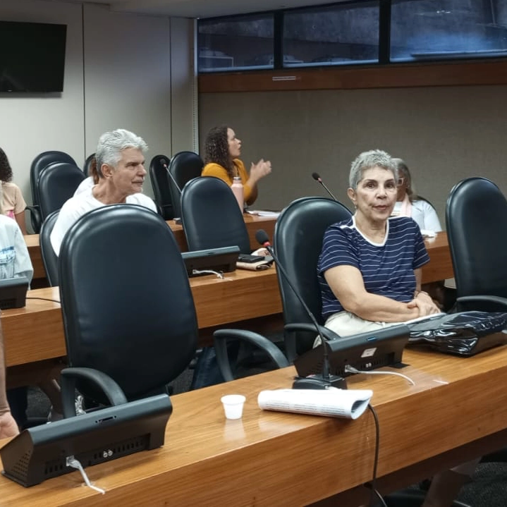 Professores da rede estadual retomam plantões na AL-BA para cobrar o cumprimento do Piso Nacional do Magistério