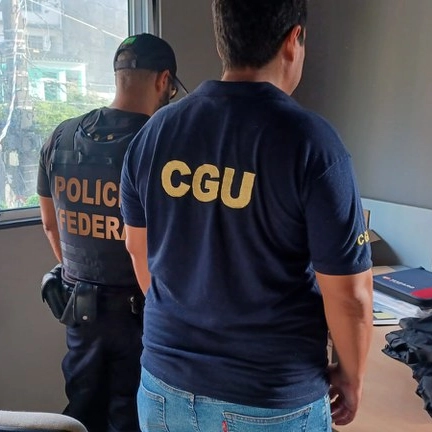 Polícia Federal faz operação para apurar desvio de R$ 100 milhões na saúde de Salvador