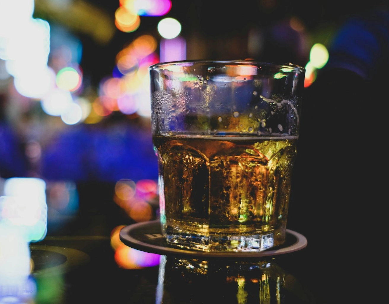Governo federal determina suspensão da venda de bebidas pela internet
