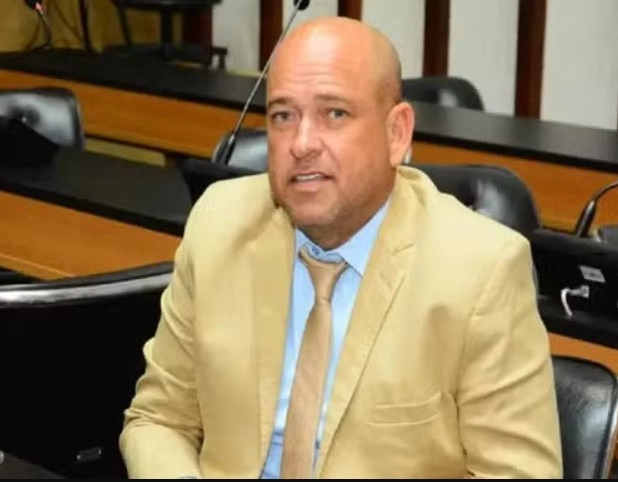 Deputado Binho Galinha se entrega e é preso em Salvador