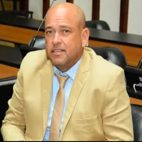 Deputado Binho Galinha se entrega e é preso em Salvador
