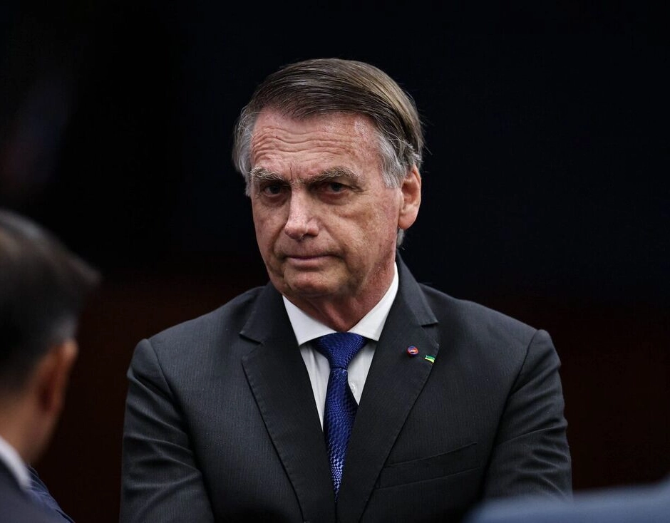 Defesa de Bolsonaro pede acesso de cardiologista e fisioterapeuta à PF