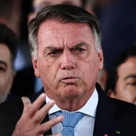 Bolsonaro decide não acompanhar julgamento