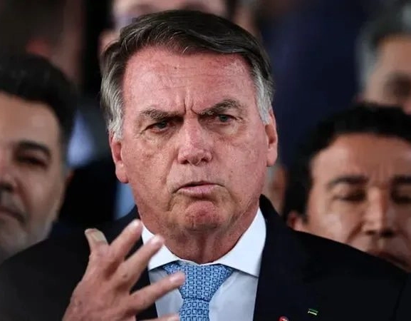 Bolsonaro decide não acompanhar julgamento
