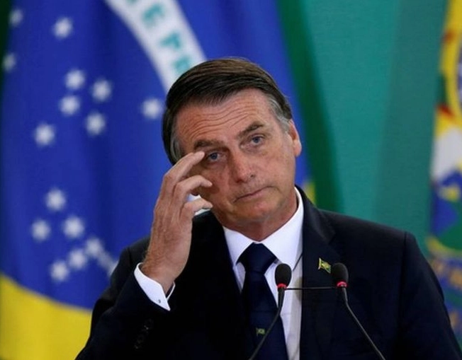 Pesquisa aponta que 48% dos brasileiros defendem prisão de Bolsonaro por trama golpista
