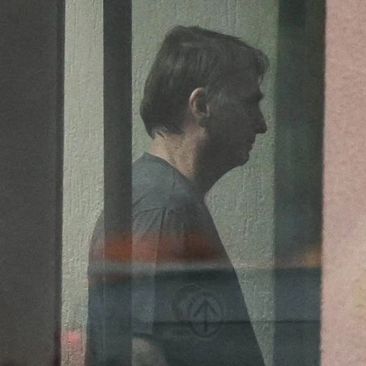 PL corta salário de R$ 46 mil e suspende atividades de Bolsonaro após condenação definitiva