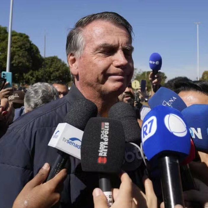 Bolsonaro nega ter descumprido proibição de uso de redes sociais