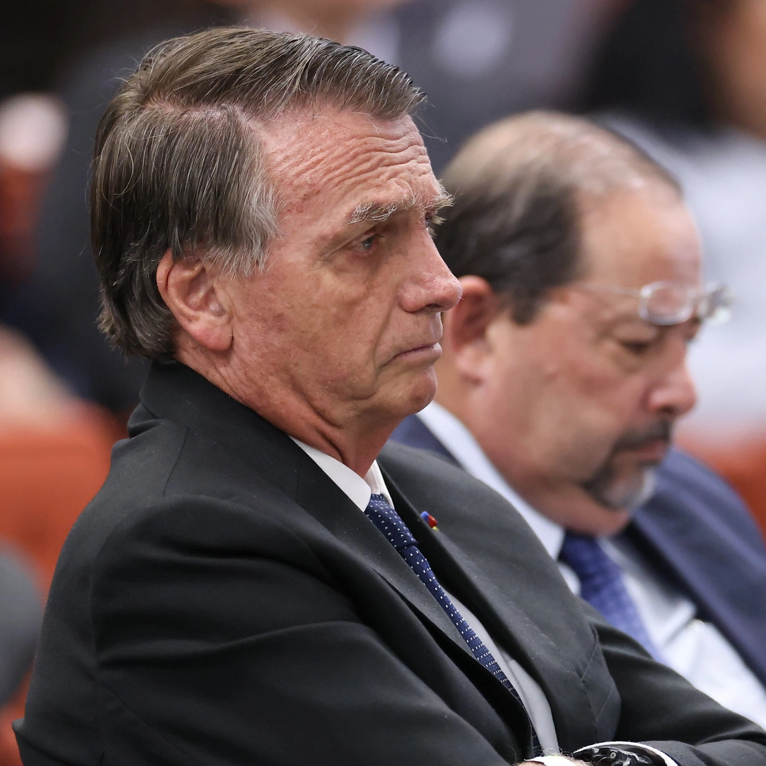 Pen drive apreendido em banheiro da casa de Bolsonaro não interessa à investigação, diz PF