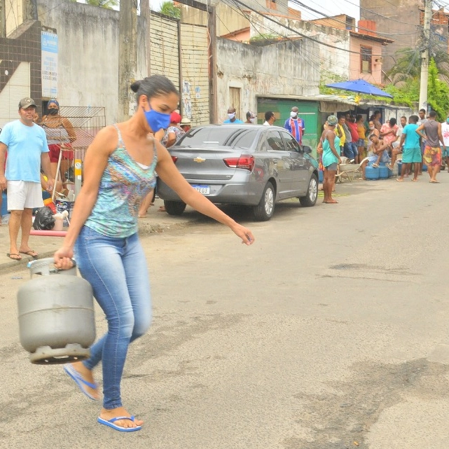 Gás de cozinha fica mais caro partir deste domingo na Bahia