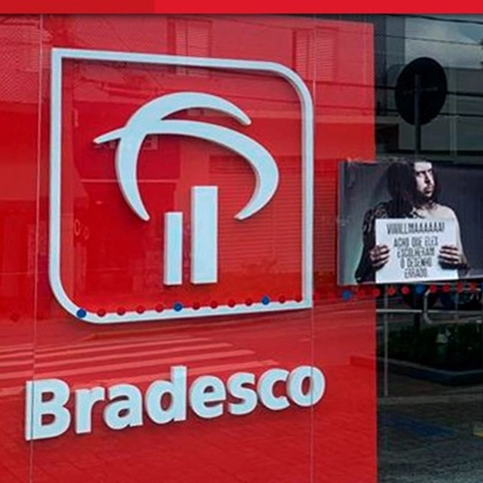 Bradesco é condenado a pagar R$ 30 mil a bancária chamada de 'Smurfette' e demitida grávida