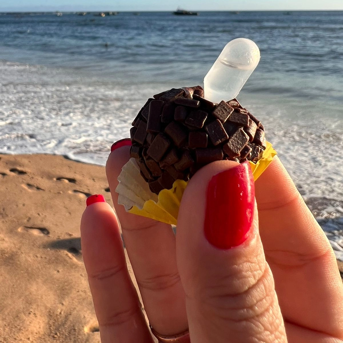 Verão Salvador: Doce de Vodka e cachaça são sensação na praia de Itapuã