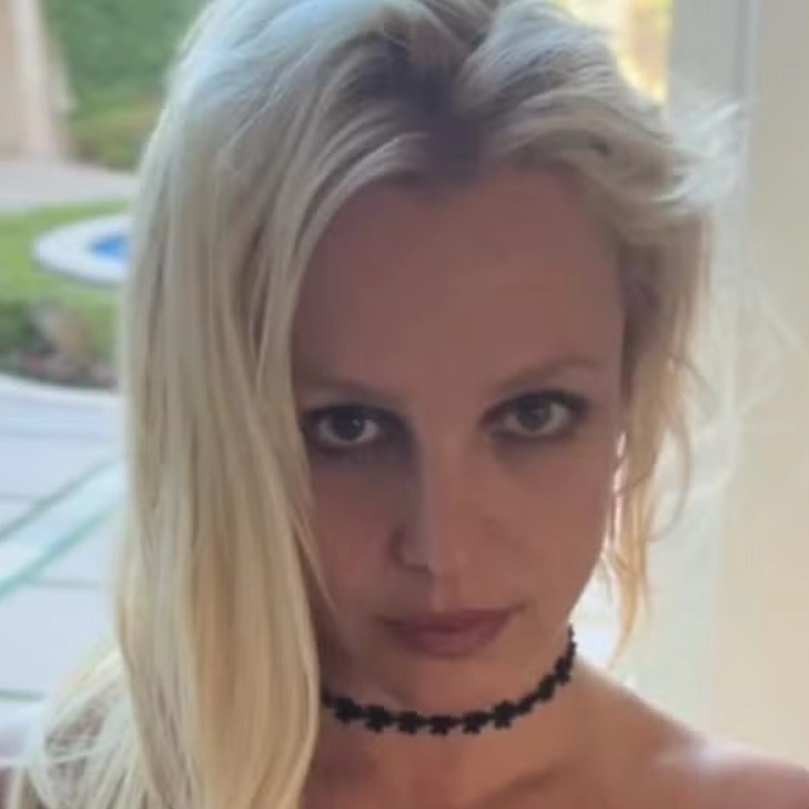 Britney Spears anuncia fim da carreira musical