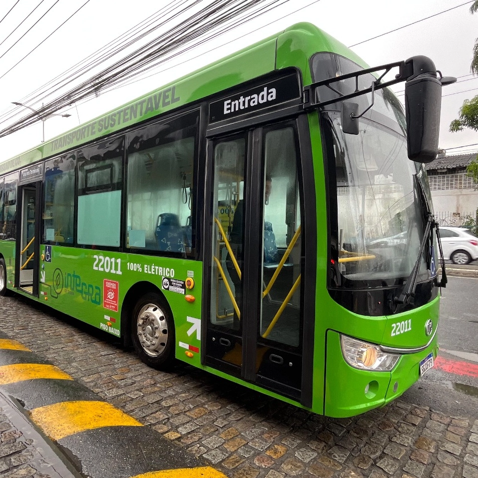 Novos ônibus elétricos começam a circular em Salvador na próxima semana