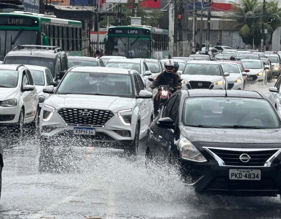 Chuva em Salvador: previsão não aponta trégua pelo menos até terça; veja detalhes