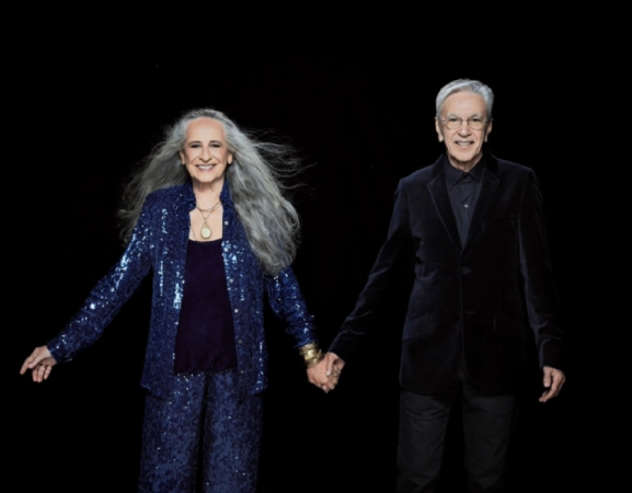 Maria Bethânia homenageia Caetano Veloso em seu aniversário de 83 anos; assista