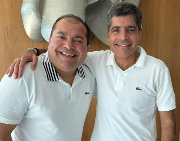 Vice-líder do Governo na Alba, Cafu rompe com Jerônimo e posa com ACM Neto: 'Necessidade de mudança'