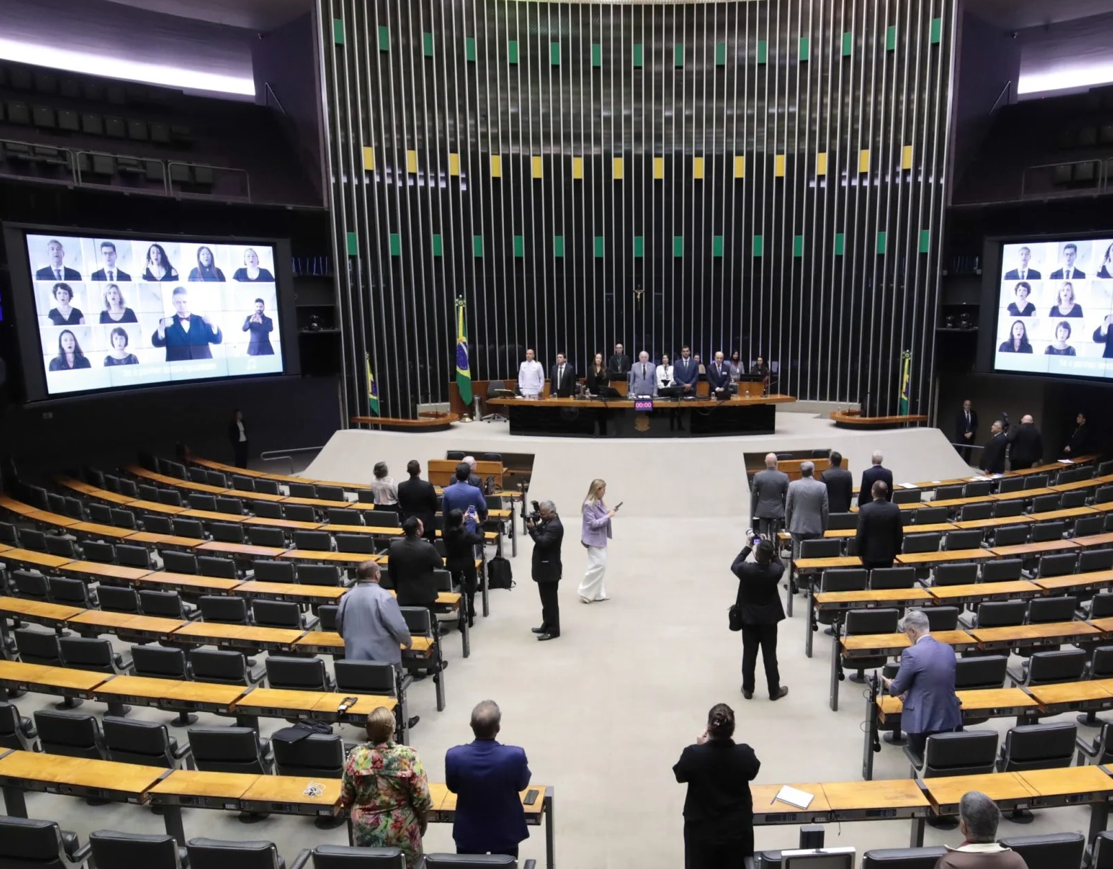 Deputados baianos desembolsam mais de R$ 3,2 milhões só com publicidade; veja os mais gastadores