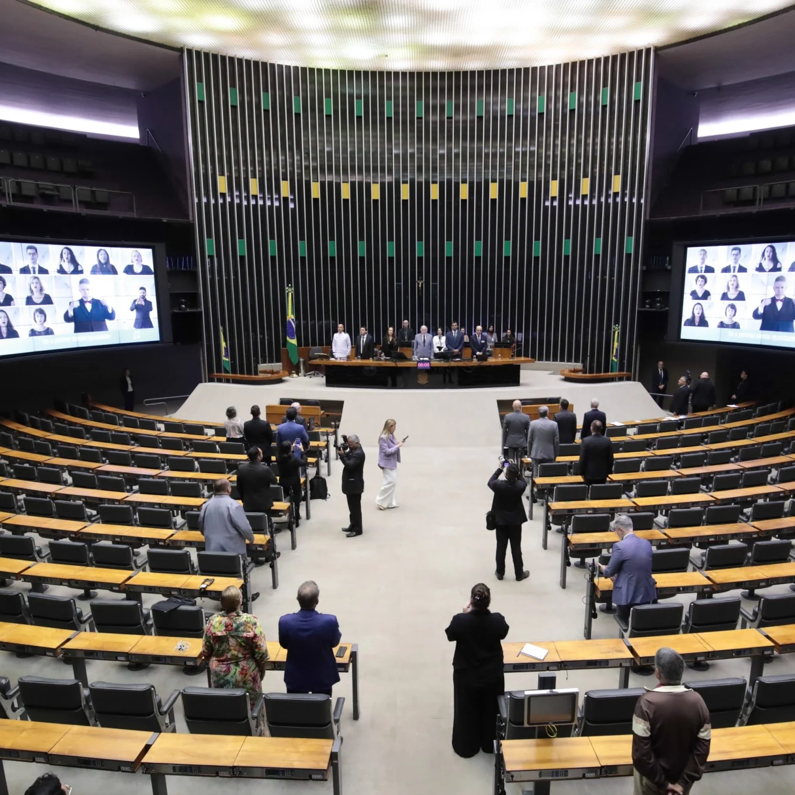 Deputados baianos desembolsam mais de R$ 3,2 milhões só com publicidade; veja os mais gastadores