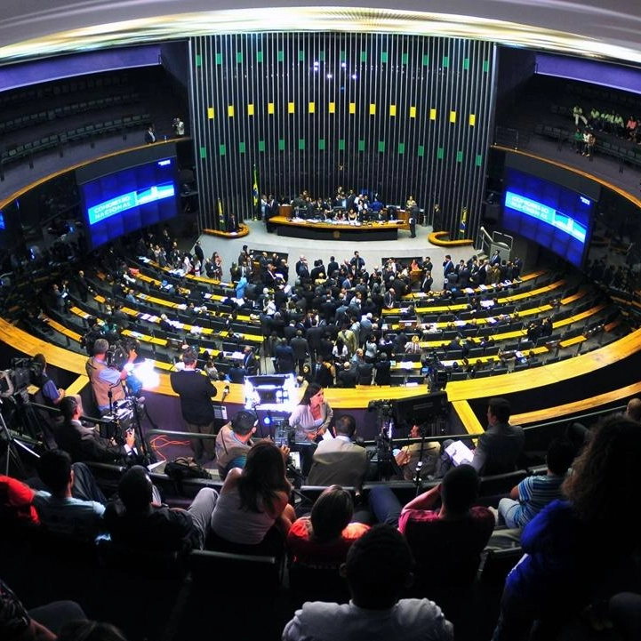 Câmara aprova projeto que reduz penas do 8 de Janeiro