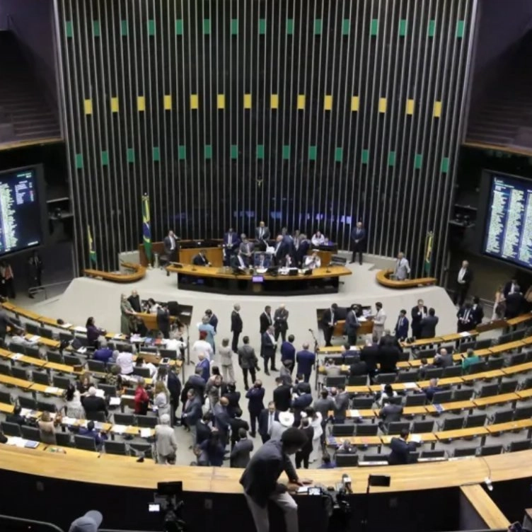 PT recorre ao STF para barrar tramitação da PEC da Blindagem