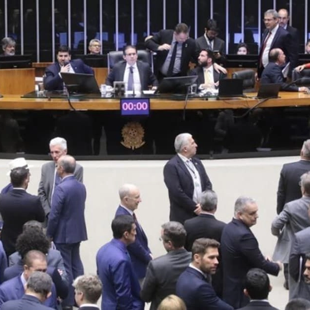 Deputados baianos votam a favor da urgência para sustar aumento do IOF
