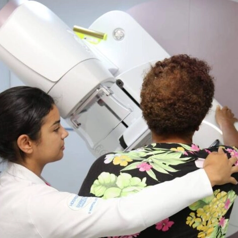 Mulheres podem realizar mamografia gratuita em shopping de Salvador