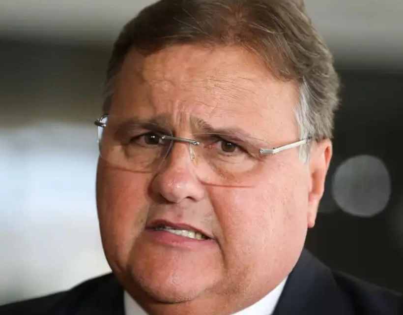 Geddel é vaiado durante eleição para síndico de condomínio; assista