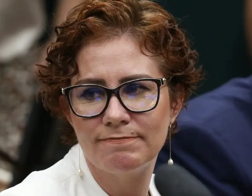 Moraes anula votação da Câmara e determina perda imediata do mandato de Carla Zambelli