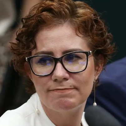 Primeira Turma do STF forma maioria para manter decisão de Moraes sobre perda do mandato de Zambelli