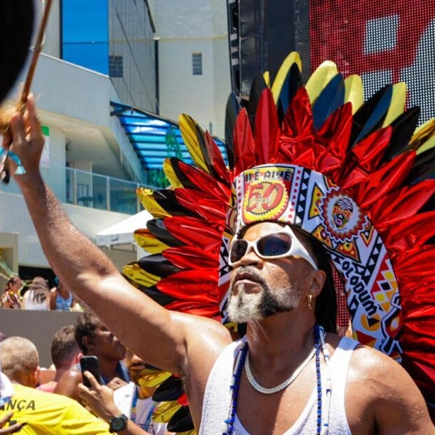 Carlinhos Brown comandará tradicional Arrastão da quarta-feira de cinzas