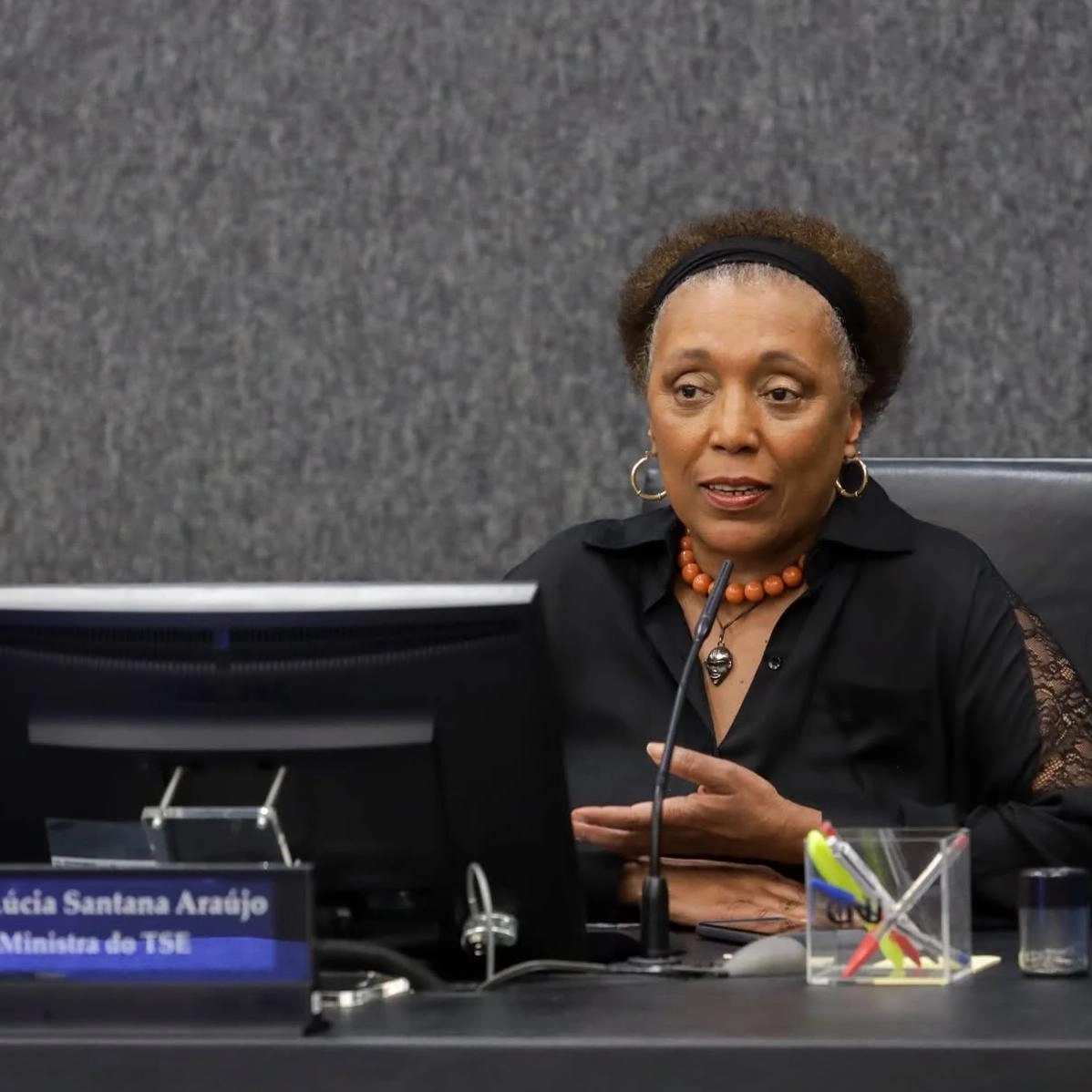 Ministra do TSE é vítima de racismo em seminário em Brasília